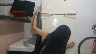 Step-Sister Seeks Oral Pleasure In The Kitchen - Spanish Porn